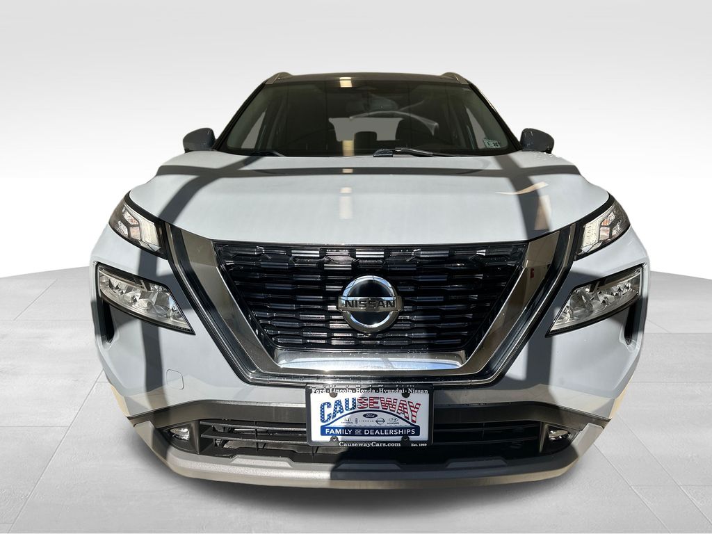 2021 Nissan Rogue SL photo 2