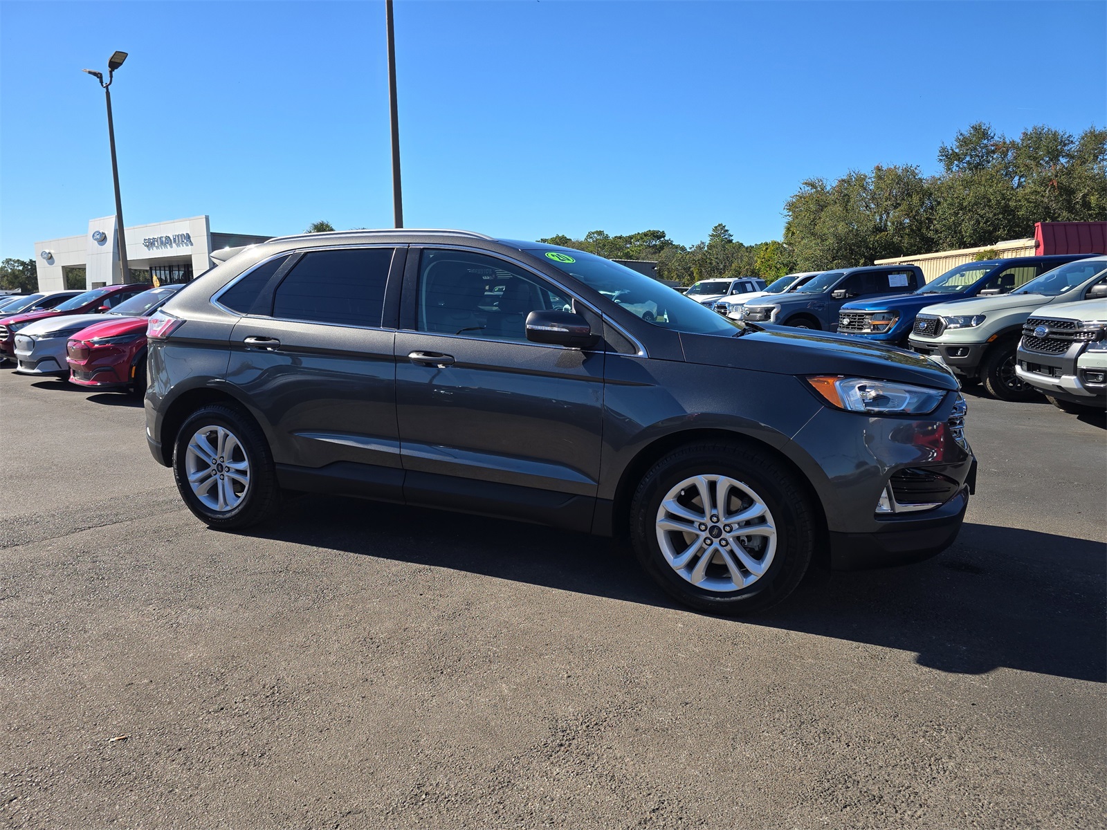 2020 Ford Edge SEL photo 2