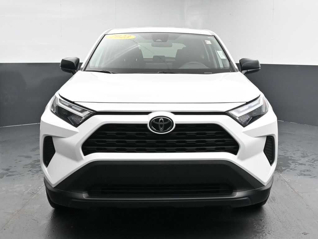 2023 Toyota RAV4 LE photo 2