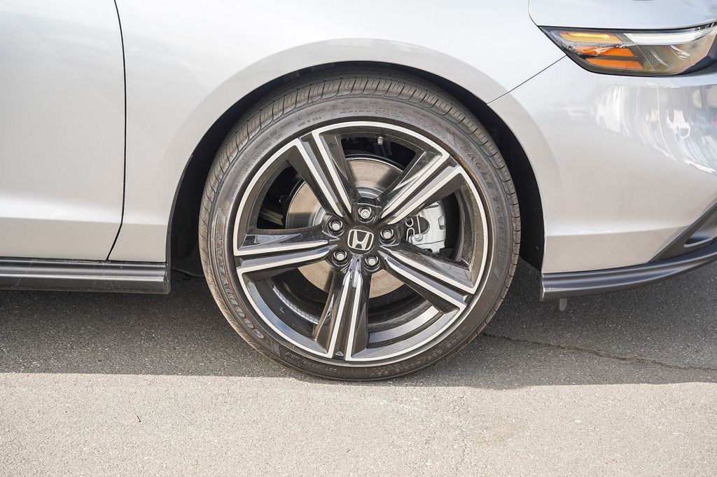 2025 Honda Accord Hybrid Sport photo 11