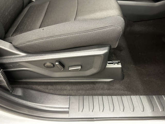 2025 Ford F-150 XLT photo 12
