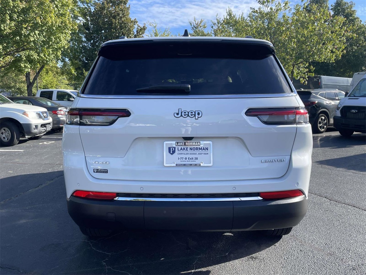 2025 Jeep Grand Cherokee Limited photo 3