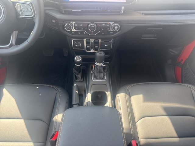 2025 Jeep Gladiator Sport photo 14