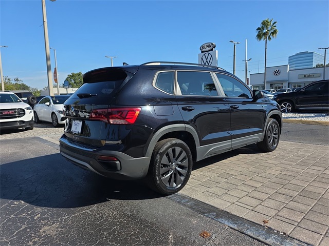 2022 Volkswagen Taos S photo 4