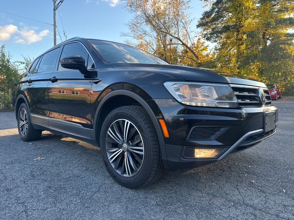 2018 Volkswagen Tiguan SEL photo 3