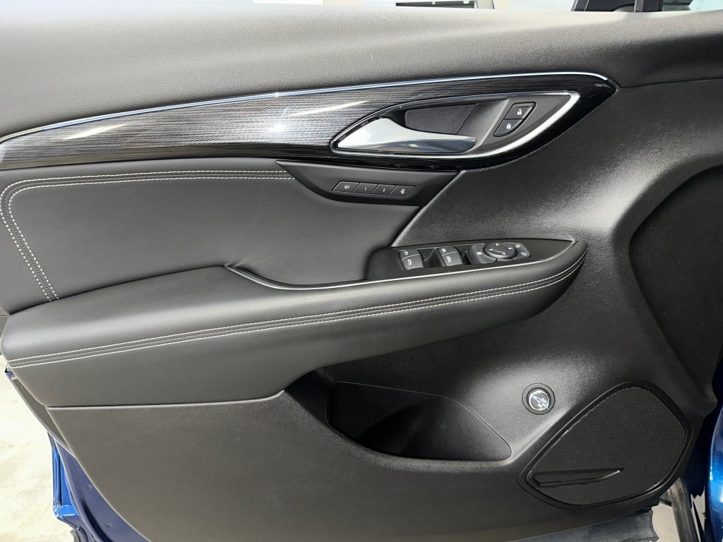 2023 Buick Envision Essence photo 4