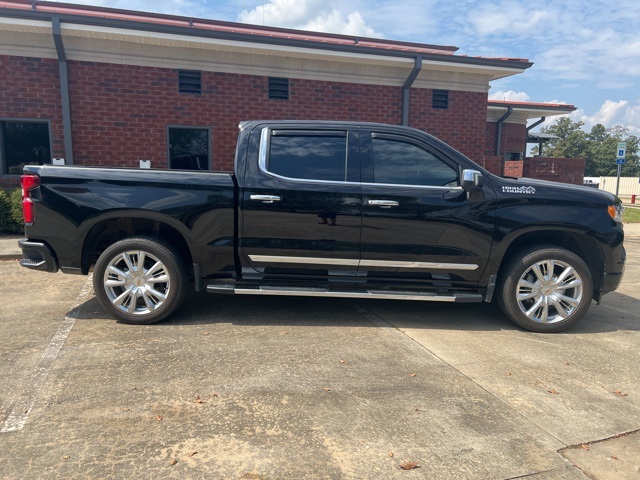 2023 Chevrolet Silverado 1500 High Country photo 7