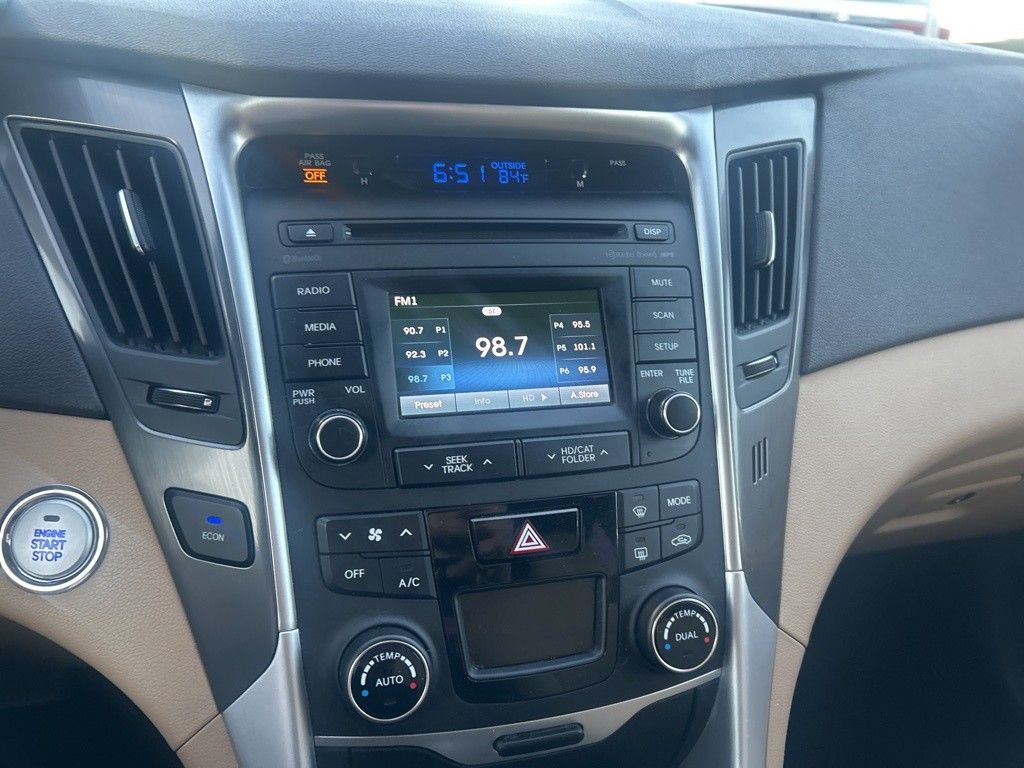 2015 Hyundai Sonata Hybrid Base photo 11