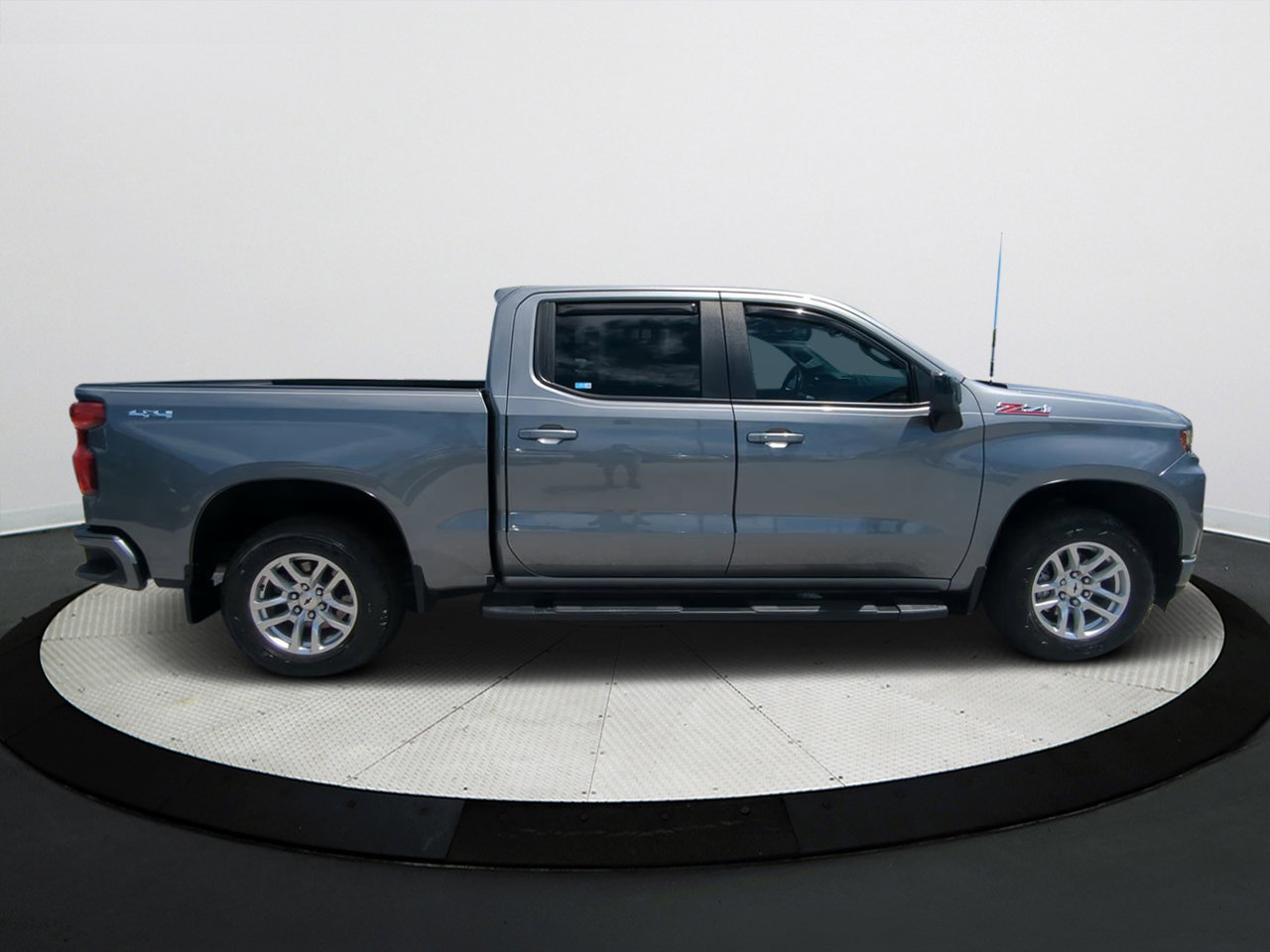2021 Chevrolet Silverado 1500 RST photo 3
