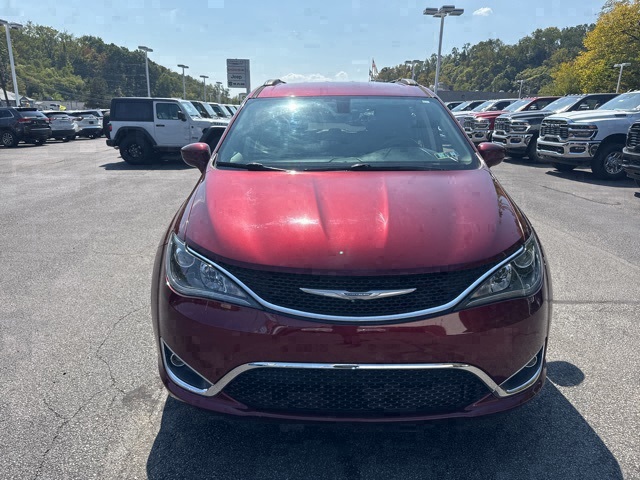 2017 Chrysler Pacifica Touring L photo 7
