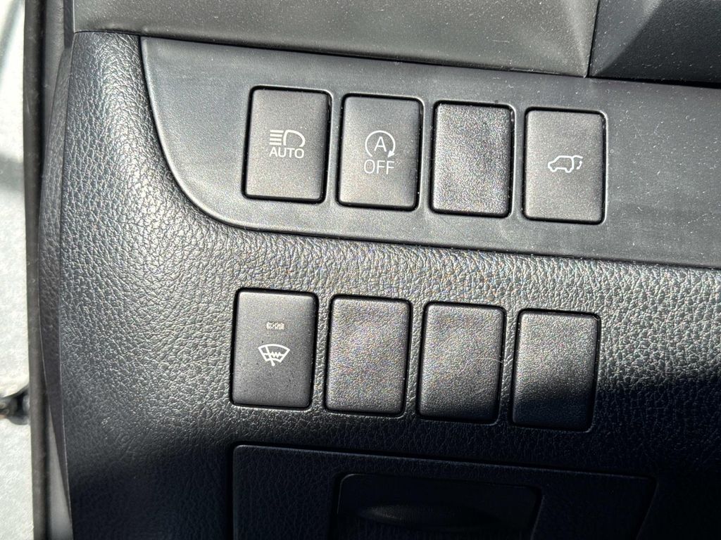 2019 Toyota Highlander SE XLE photo 28