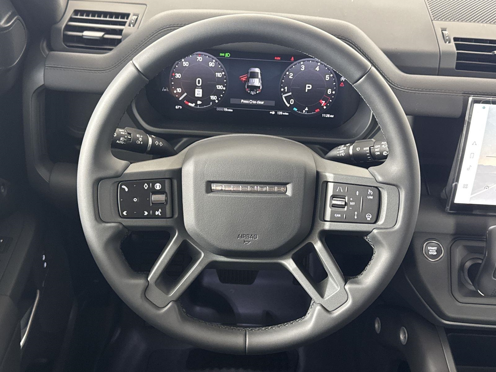 2025 Land Rover Defender 110 S photo 11