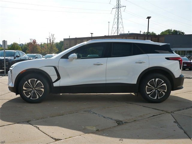 2025 Chevrolet Blazer EV photo 3