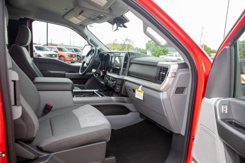 2025 Ford F-350 XLT photo 26