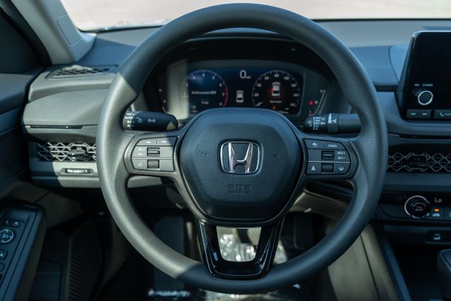 2025 Honda Accord LX photo 13