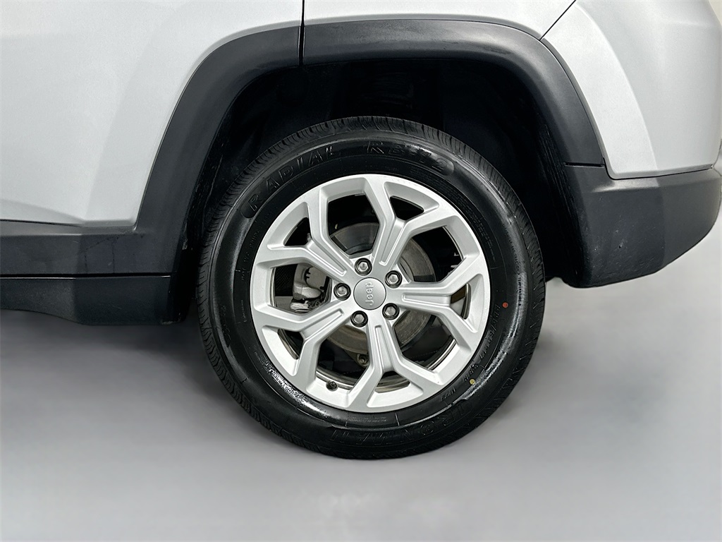 2024 Jeep Compass Latitude photo 22