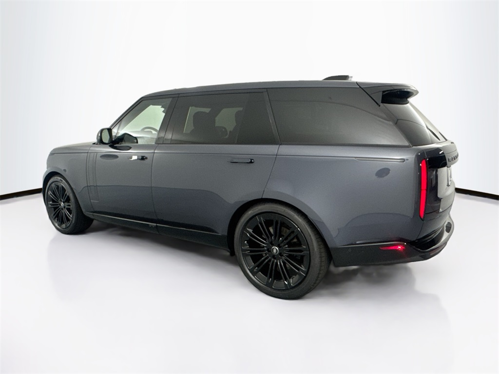2025 Land Rover Range Rover SE photo 2
