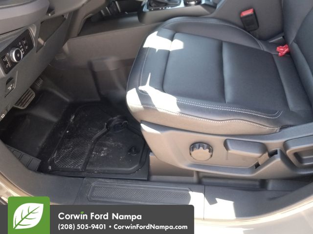 New 2025 Marsh Gray Ford Badlands image 15