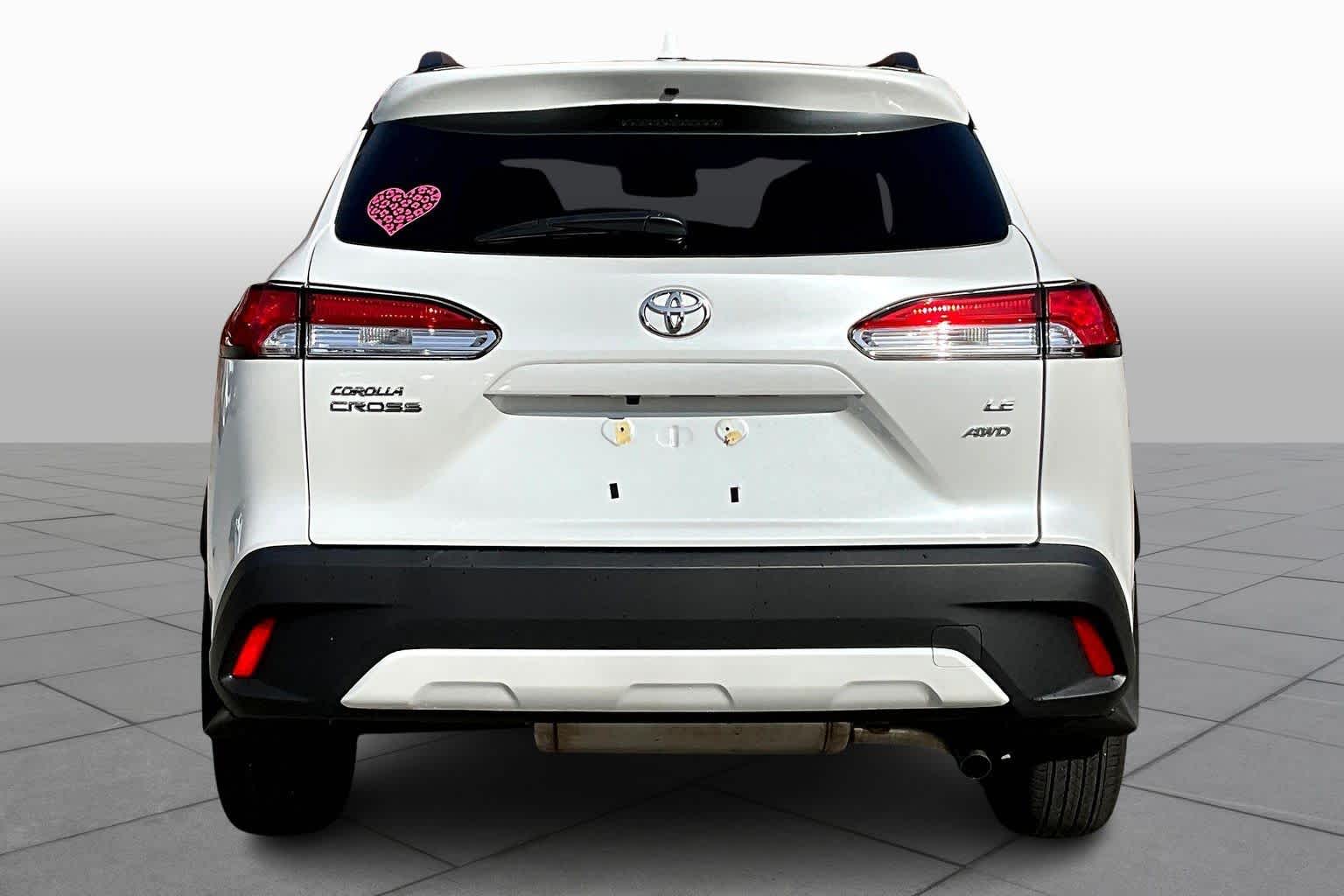 2024 Toyota Corolla Cross LE photo 4