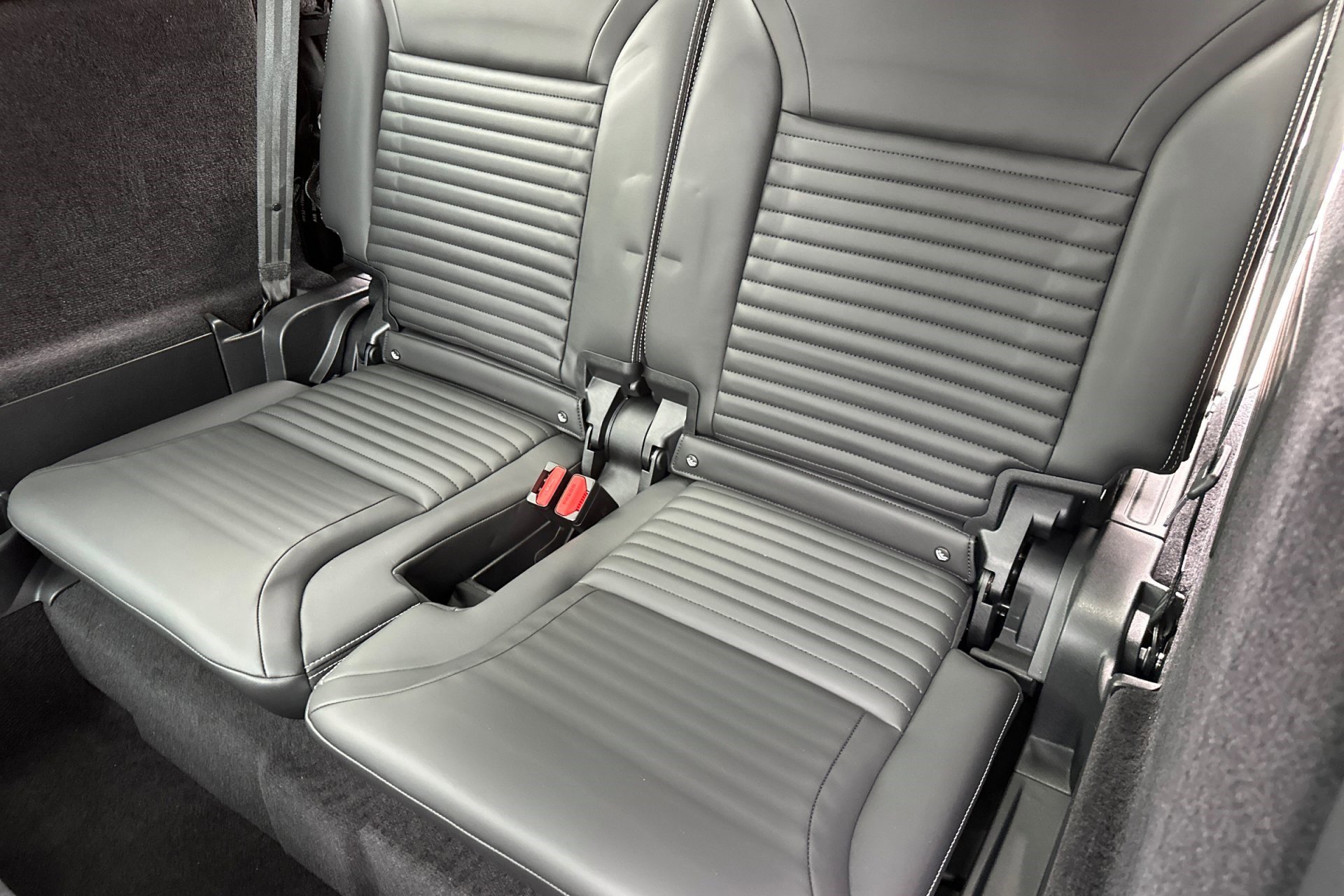 2024 Land Rover Discovery Metropolitan Edition photo 29