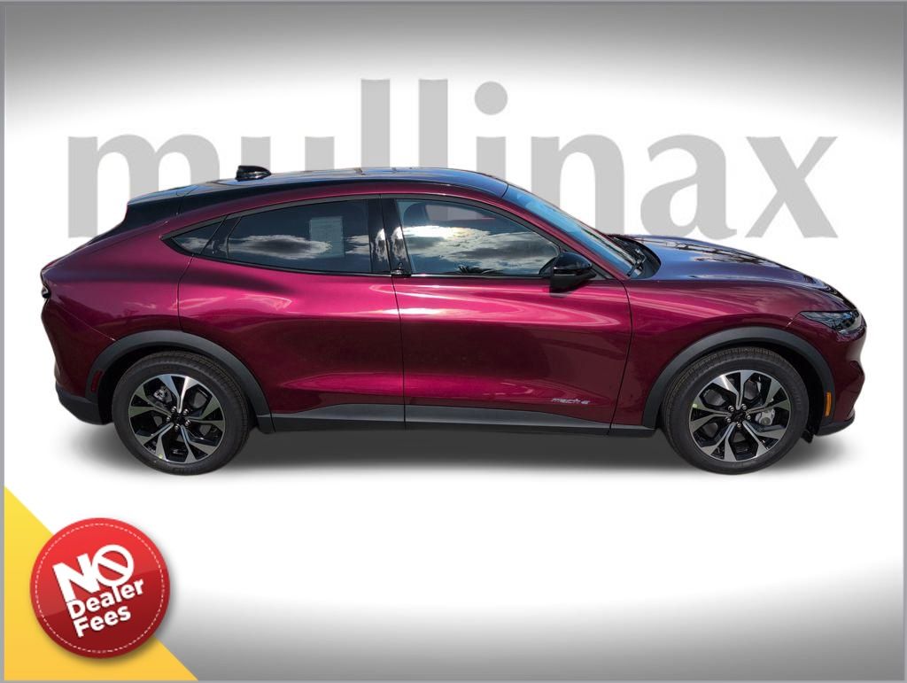 2025 Ford Mustang Mach-E Select photo 2