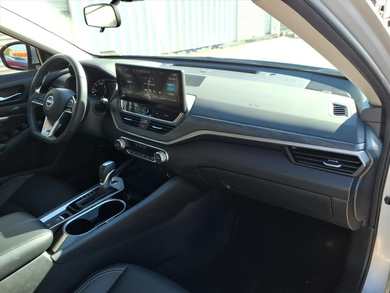 2024 Nissan Altima 2.5 SL Silver at Robbins Nissan