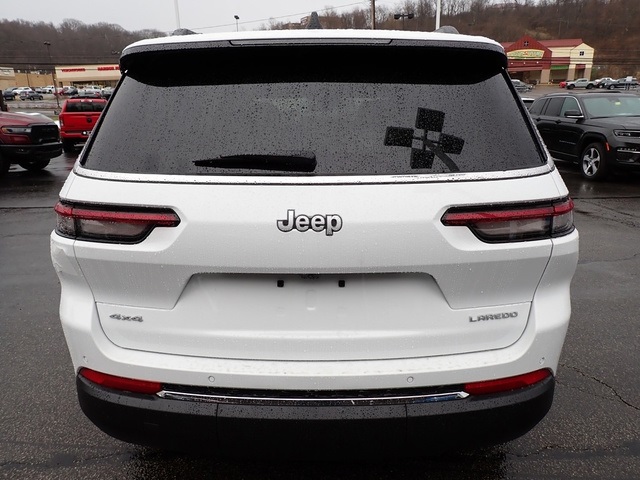 2025 Jeep Grand Cherokee Laredo photo 4