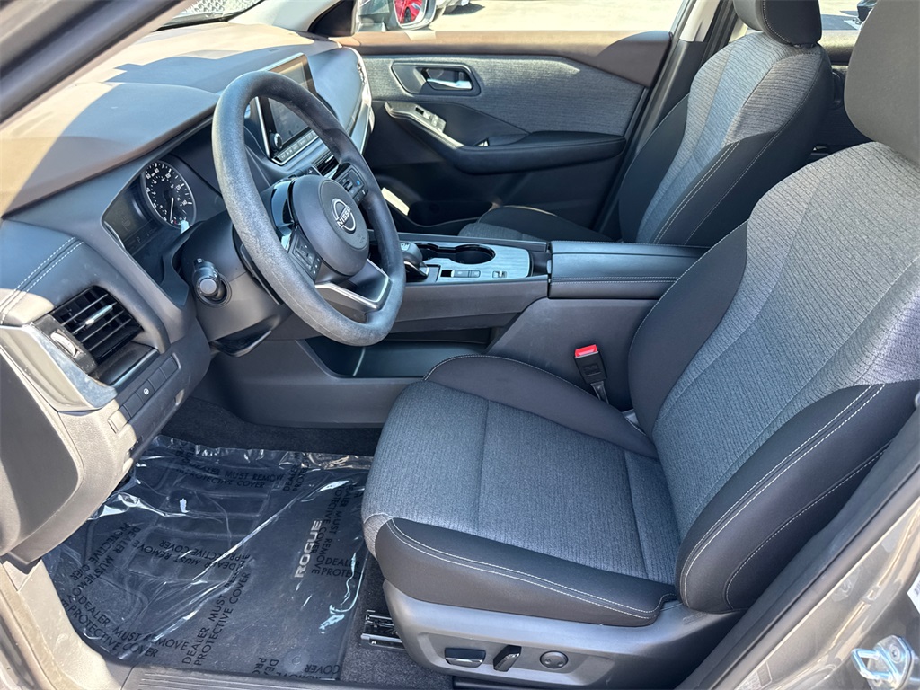 2023 Nissan Rogue SV photo 24