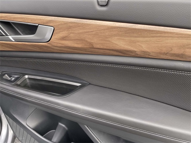 2024 Volkswagen Atlas SE Technology photo 10