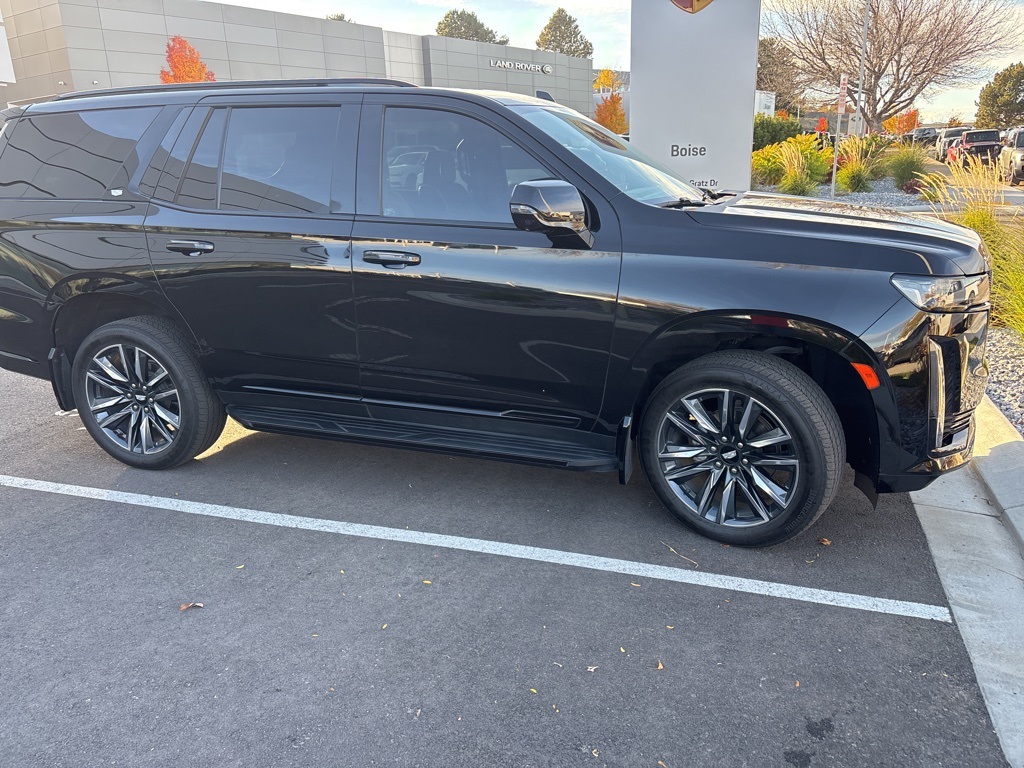 2023 Cadillac Escalade Sport photo 2