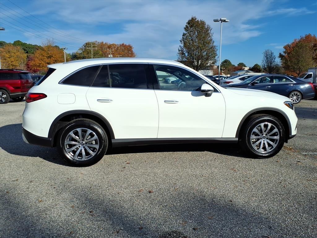 2026 Mercedes Benz GLC 300 photo 2