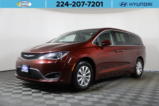 2019 Chrysler Pacifica Touring Plus's photo