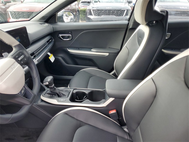 2025 Kia K4 GT-Line Turbo photo 8