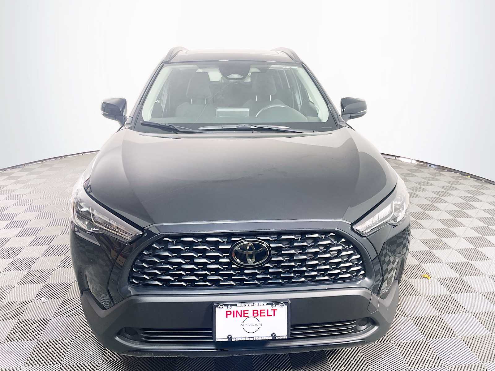 2023 Toyota Corolla Cross LE photo 2