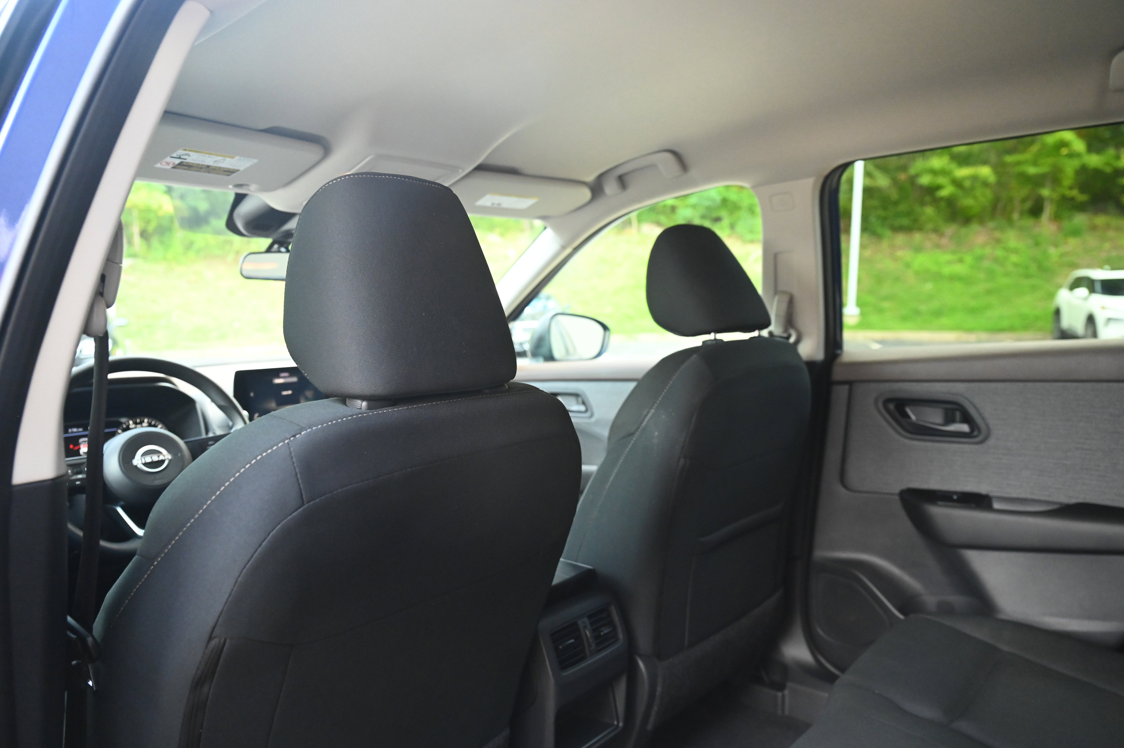 2023 Nissan Rogue S photo 16