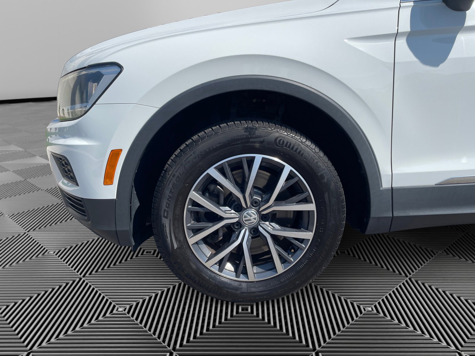 2020 Volkswagen Tiguan SE photo 16