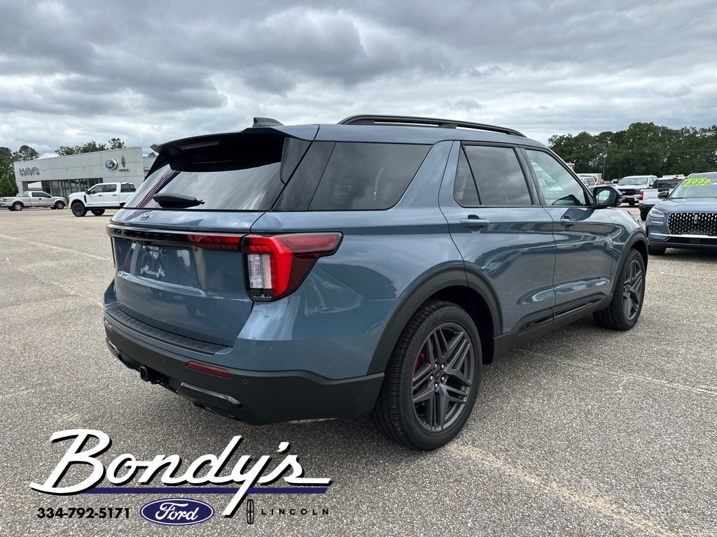 2025 Ford Explorer ST-Line photo 14