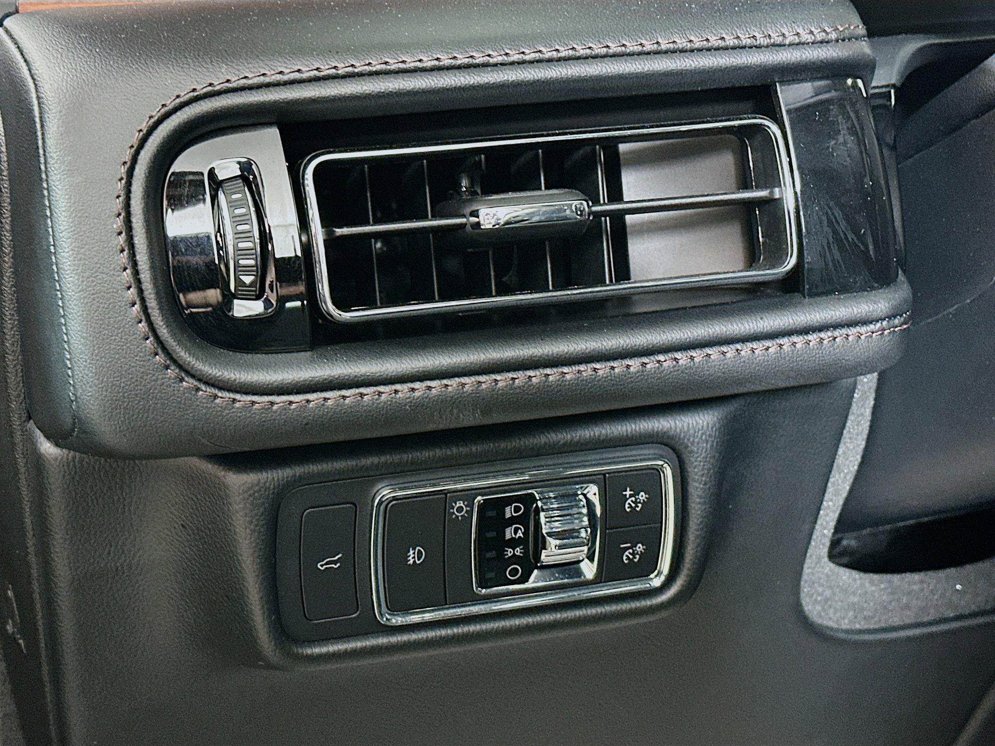 2022 Lincoln Aviator Reserve photo 10