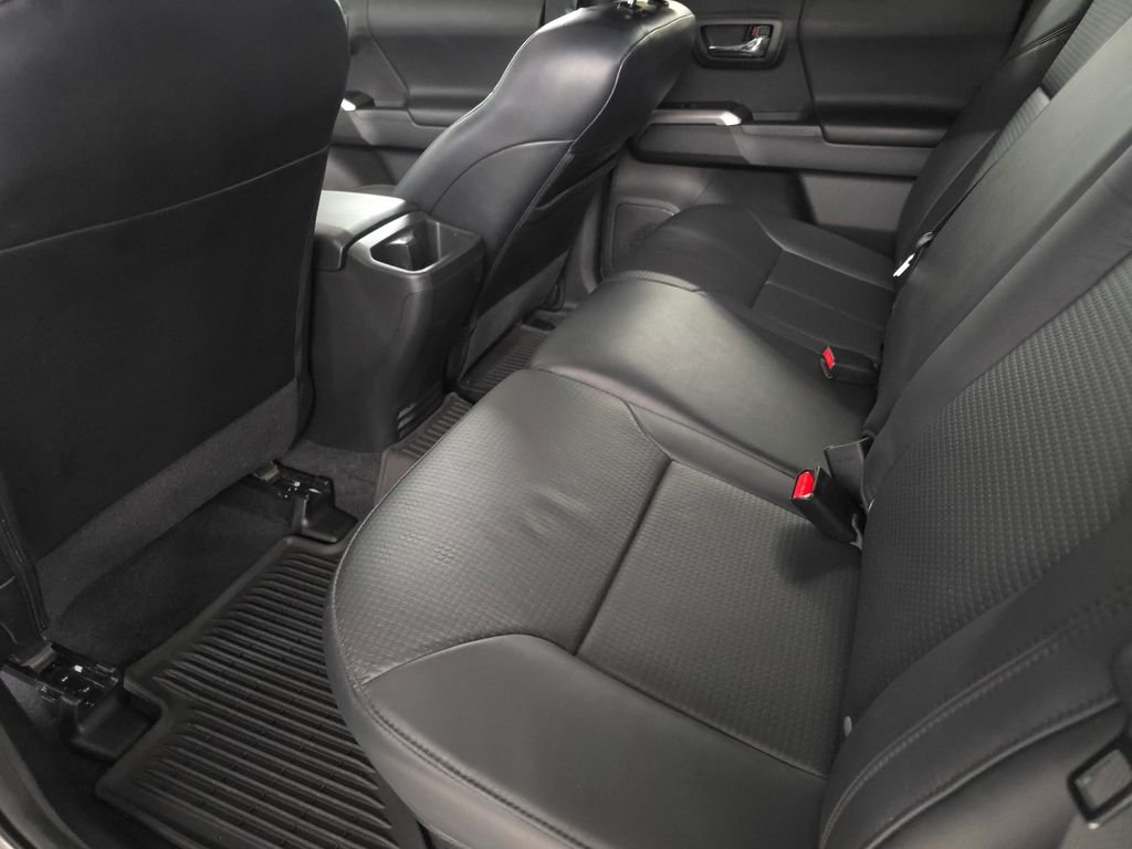 2023 Toyota Tacoma Limited photo 18