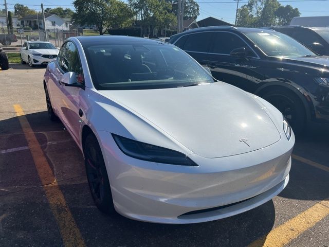 2025 Tesla Model 3 Long Range photo 2