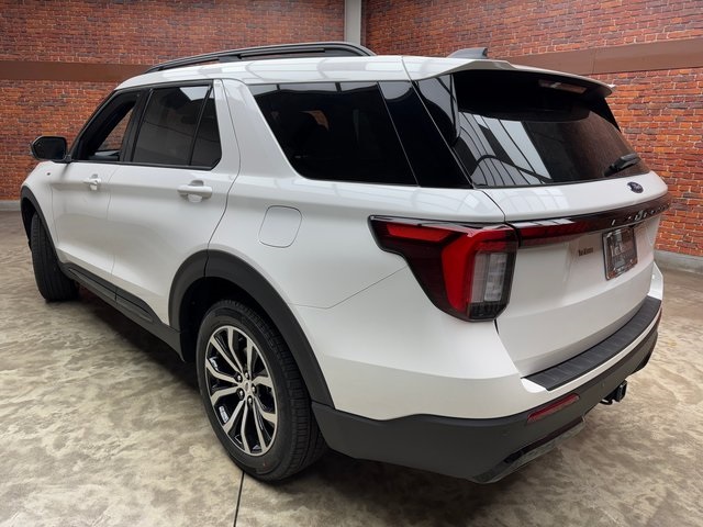 2025 Ford Explorer ST-Line photo 3