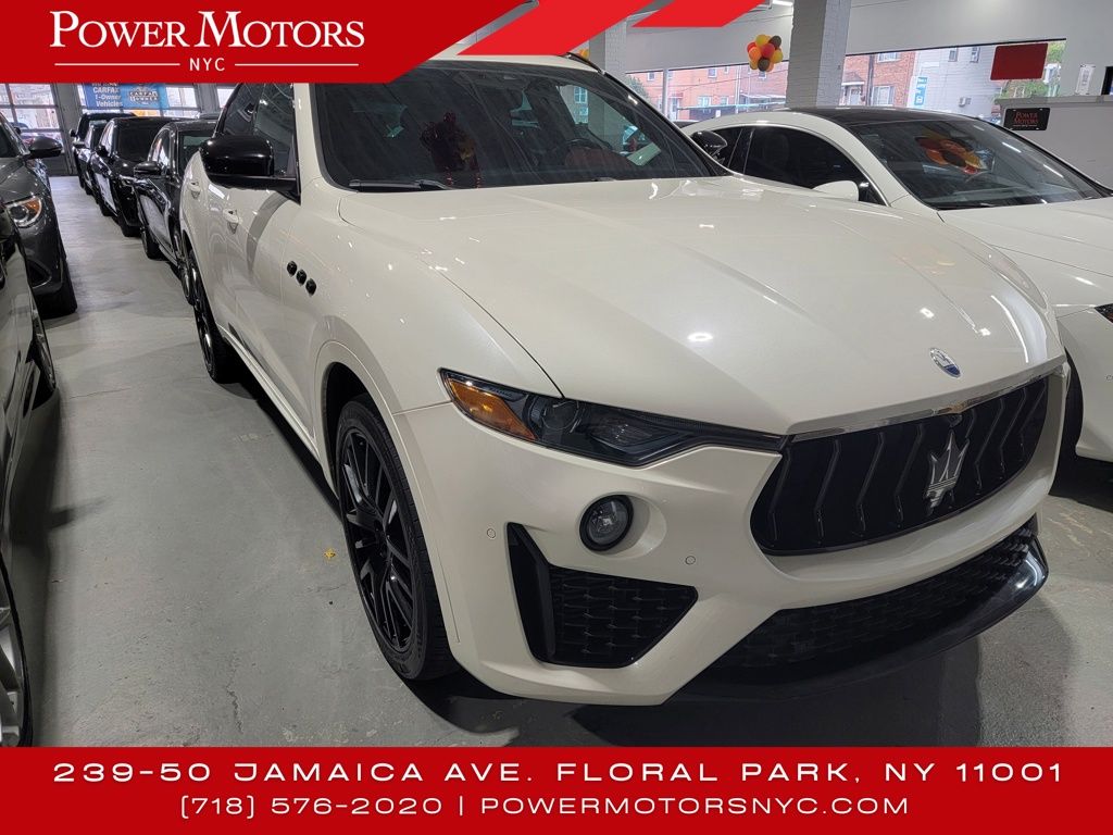 2022 Maserati Levante Base GT photo 3