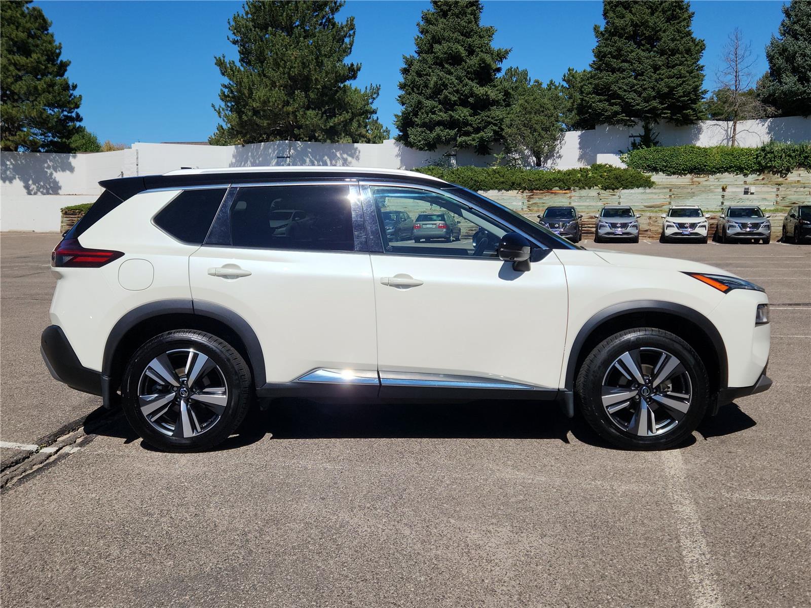 2021 Nissan Rogue SL photo 2