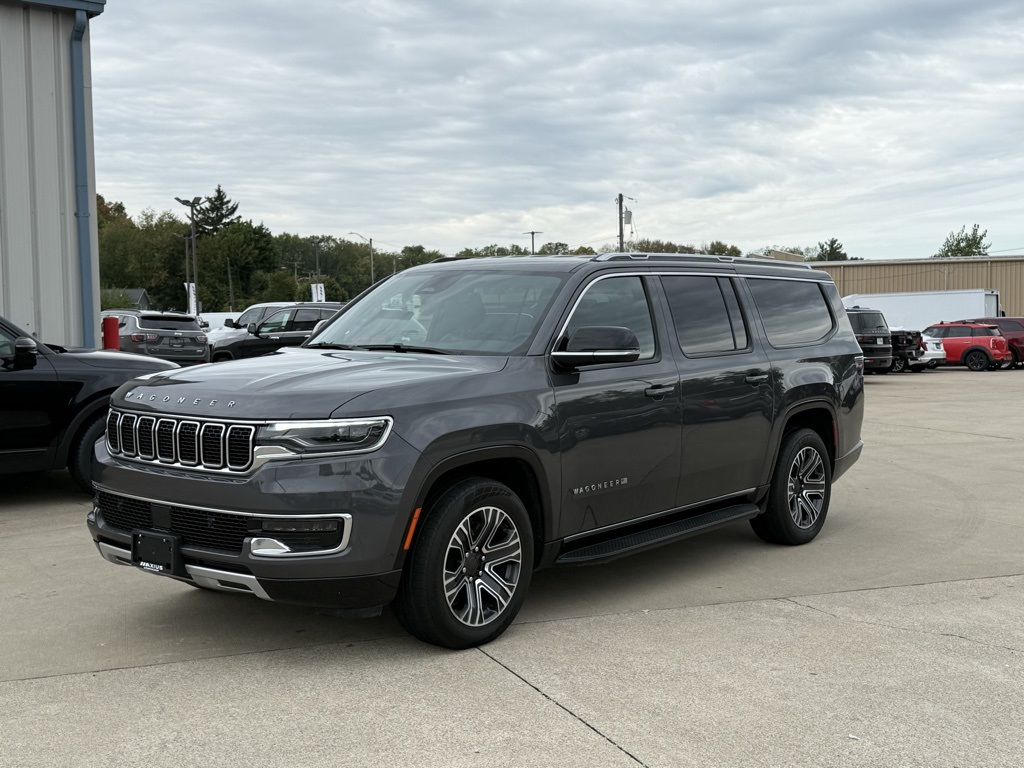 2024 Jeep Wagoneer L Series II photo 3