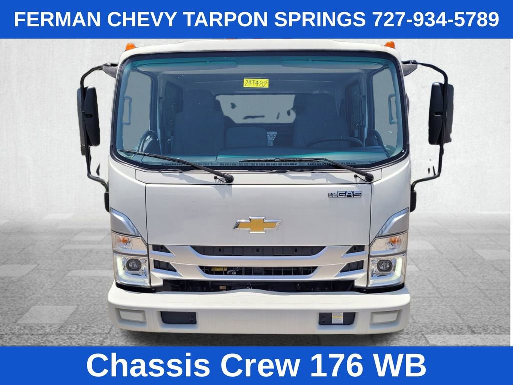 2024 Chevrolet Silverado photo 2