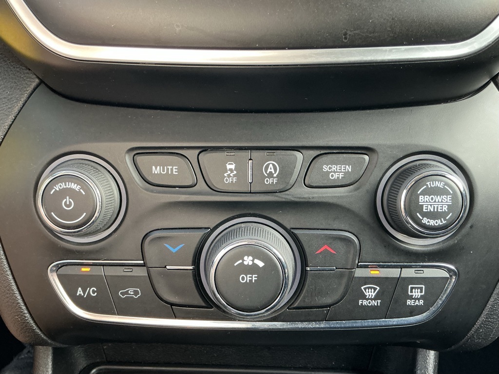 2019 Jeep Cherokee Latitude photo 46