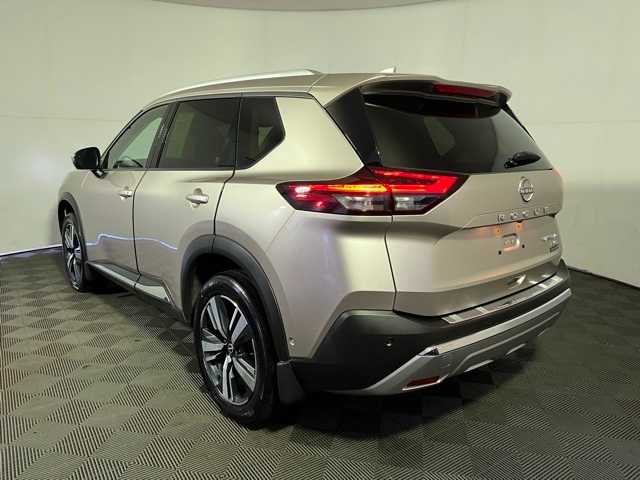 2023 Nissan Rogue Platinum photo 3