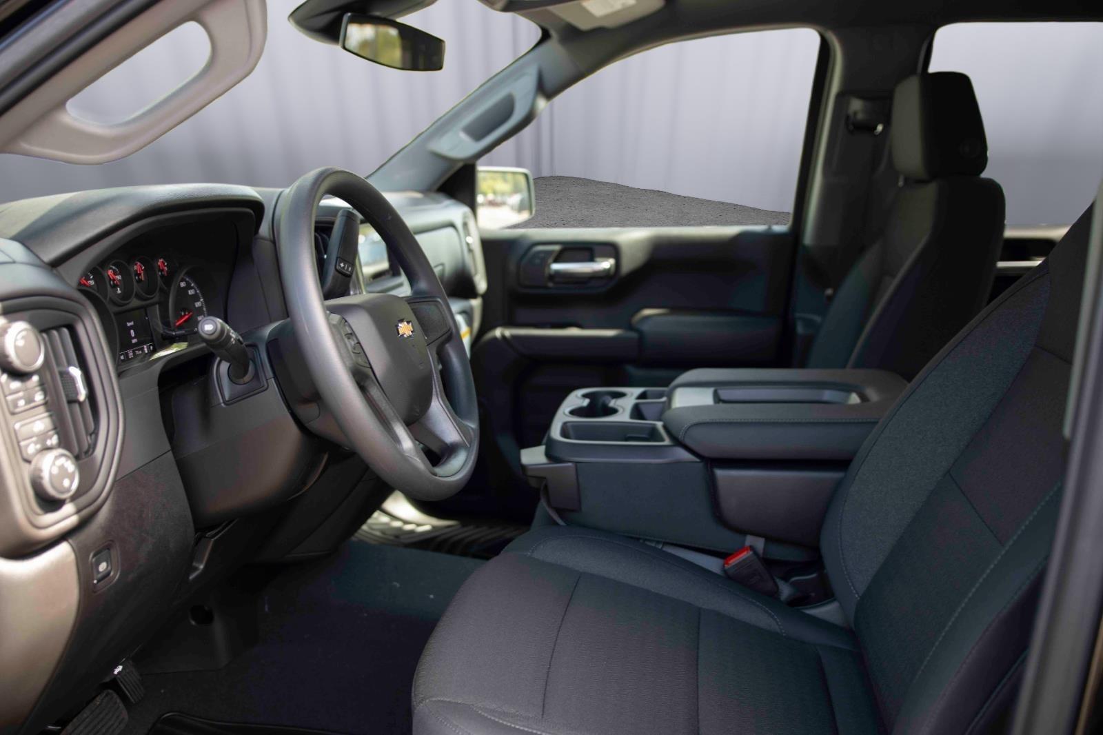 2025 Chevrolet Silverado 1500 Custom photo 9