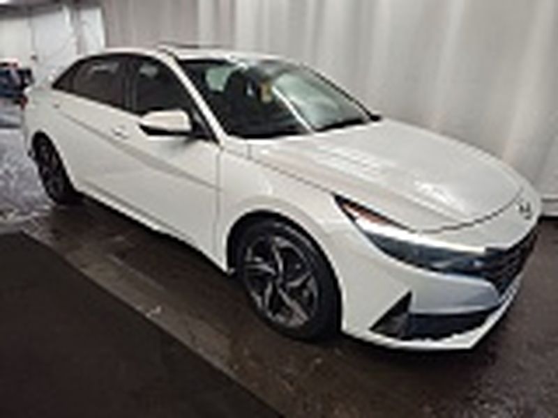 2021 Hyundai Elantra SEL's photo