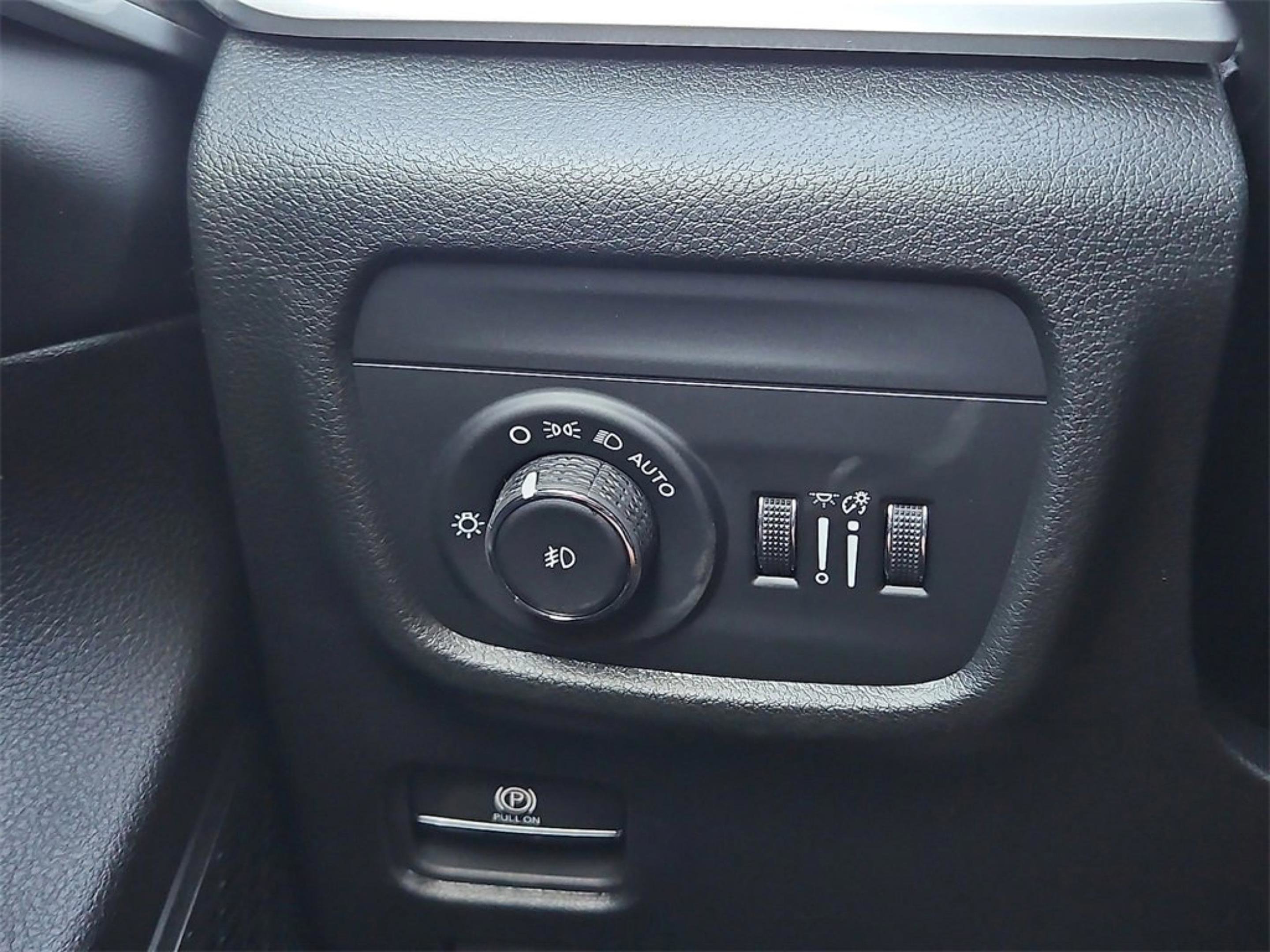 2025 Jeep Grand Cherokee Limited photo 9
